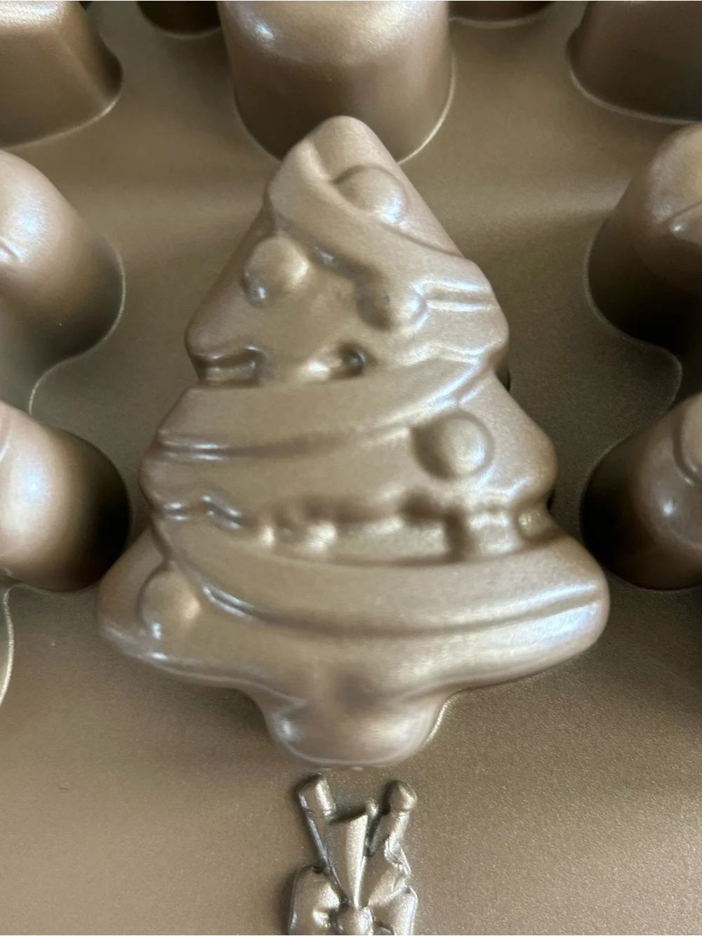 NEW Gingerbread Boy & Christmas Trees Non-Stick Mini Cake Pan Mold Ciroa Holiday